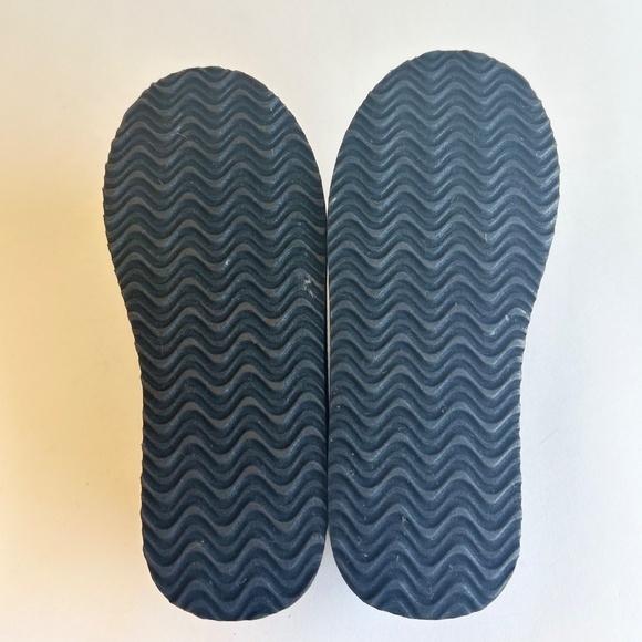 New Shoe Dazzle Black Suede Faux Fur Lining Slippers size 7 - Picture 9 of 11